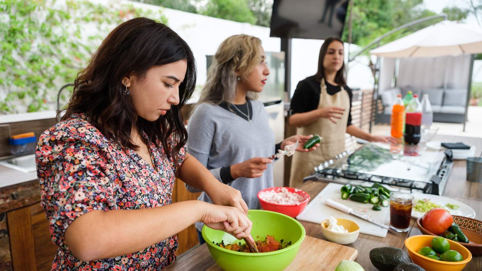 What is an Outdoor Kitchen? Should We Have One in Vancouver Weather? outdoor kitchen